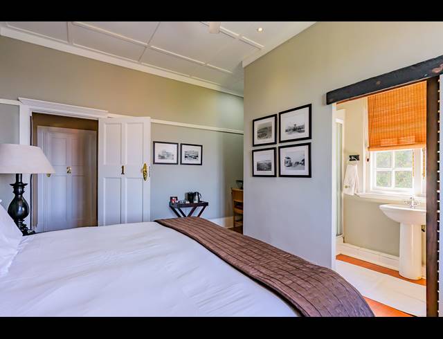 7 BEDROOM HOUSE FOR SALE IN ESSENWOOD